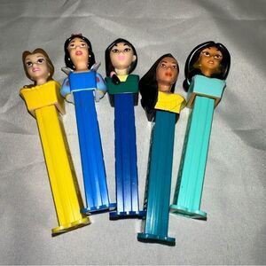 5 pez  Disney princess dispensers